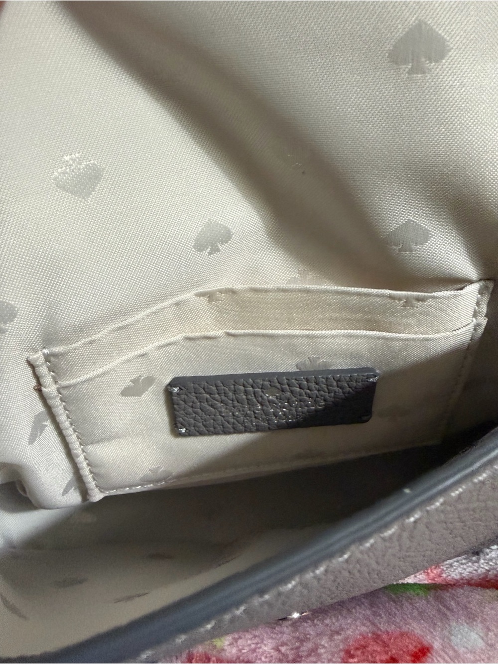 Kate Spade Gray Pebbled Leather Crossbody with Gold Logo - Picture 4 of 4